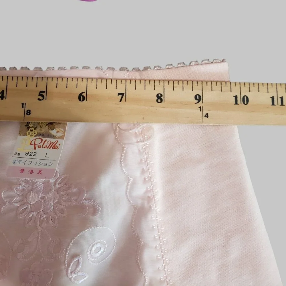 Pulo Mei Vtg Style Embroidered High-Waisted Shapewear Briefs Light Pink Large